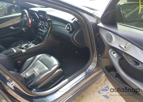 2016 Mercedes-Benz C 300 4Matic/Luxury 4Matic/Sport 4Matic z USA, uszkodzony, nr VIN 55SWF4KB3GU104717